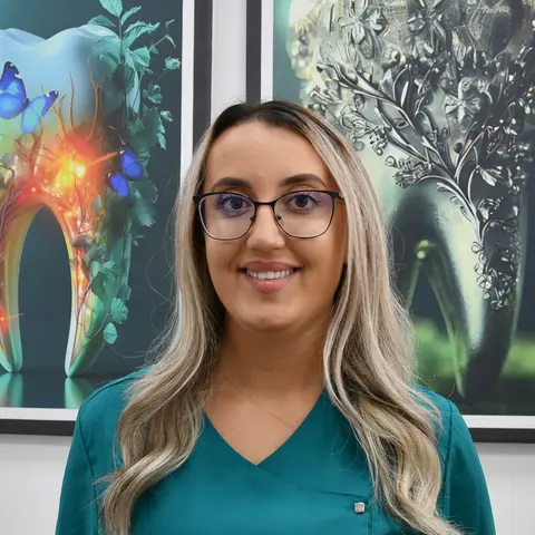 Ass. Biondina Bunjaku, asistente në klinikën dentare në Drenas