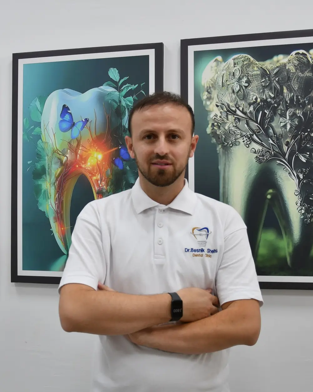 Dr. Besnik Shehu, specialist i kirurgjisë orale dhe implantolog, në klinikën dentare në Drenas